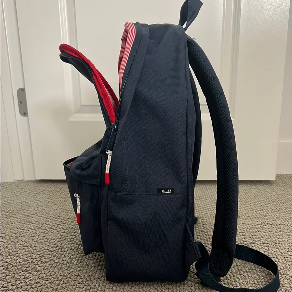 Herschel Supply Company stylish durable